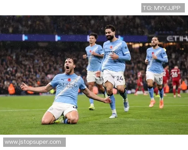 曼联与曼城激战在即天空体育全程直播精彩对决