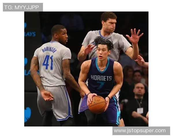 林书豪带领黄蜂迎战活塞展现个人风采与团队默契的精彩对决