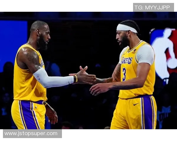 湖人对阵掘金精彩直播回顾与赛后分析全程跟踪报道 湖人对阵掘金精彩直播回顾与赛后分析全程跟踪报道