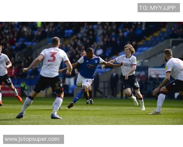 直播哥伦比亚对决精彩赛事全程回顾与分析，尽在本场比赛直播中