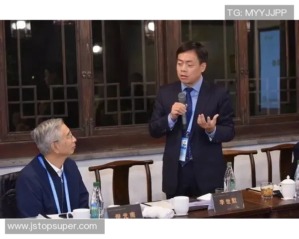 重庆篮球队转型之路的纪实探索与发展历程回顾