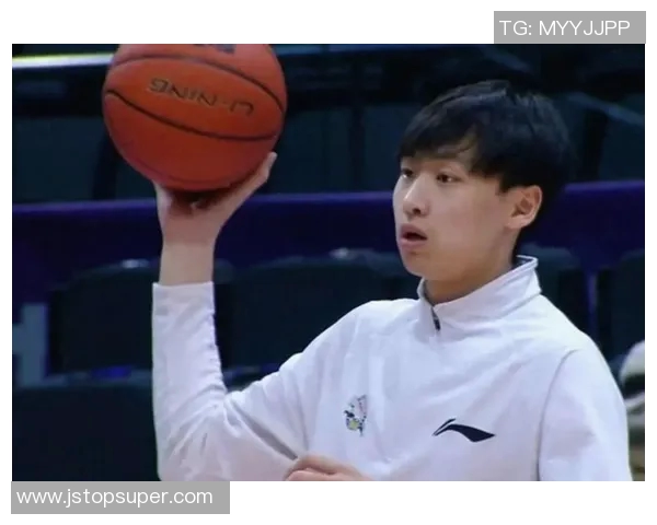 齐麟的崛起与挑战:探索年轻球员在职业篮球中的成长与未来发展 齐麟的崛起与挑战:探索年轻球员在职业篮球中的成长与未来发展