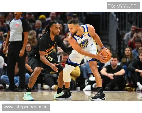 2017年11月雷霆与勇士的巅峰对决精彩回顾与赛后分析